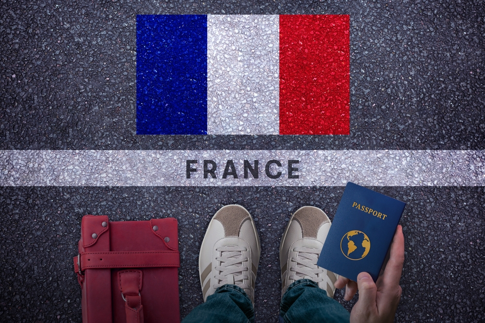 Emigrar a Francia en 2025: Guía Completa Paso a Paso