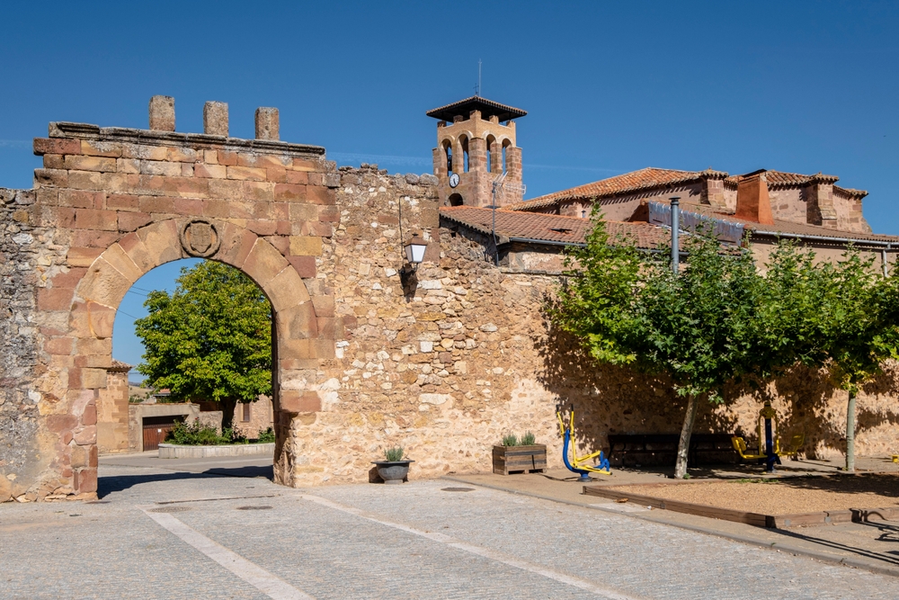 Gated Community w Hiszpanii: Prywatność i Bezpieczeństwo
