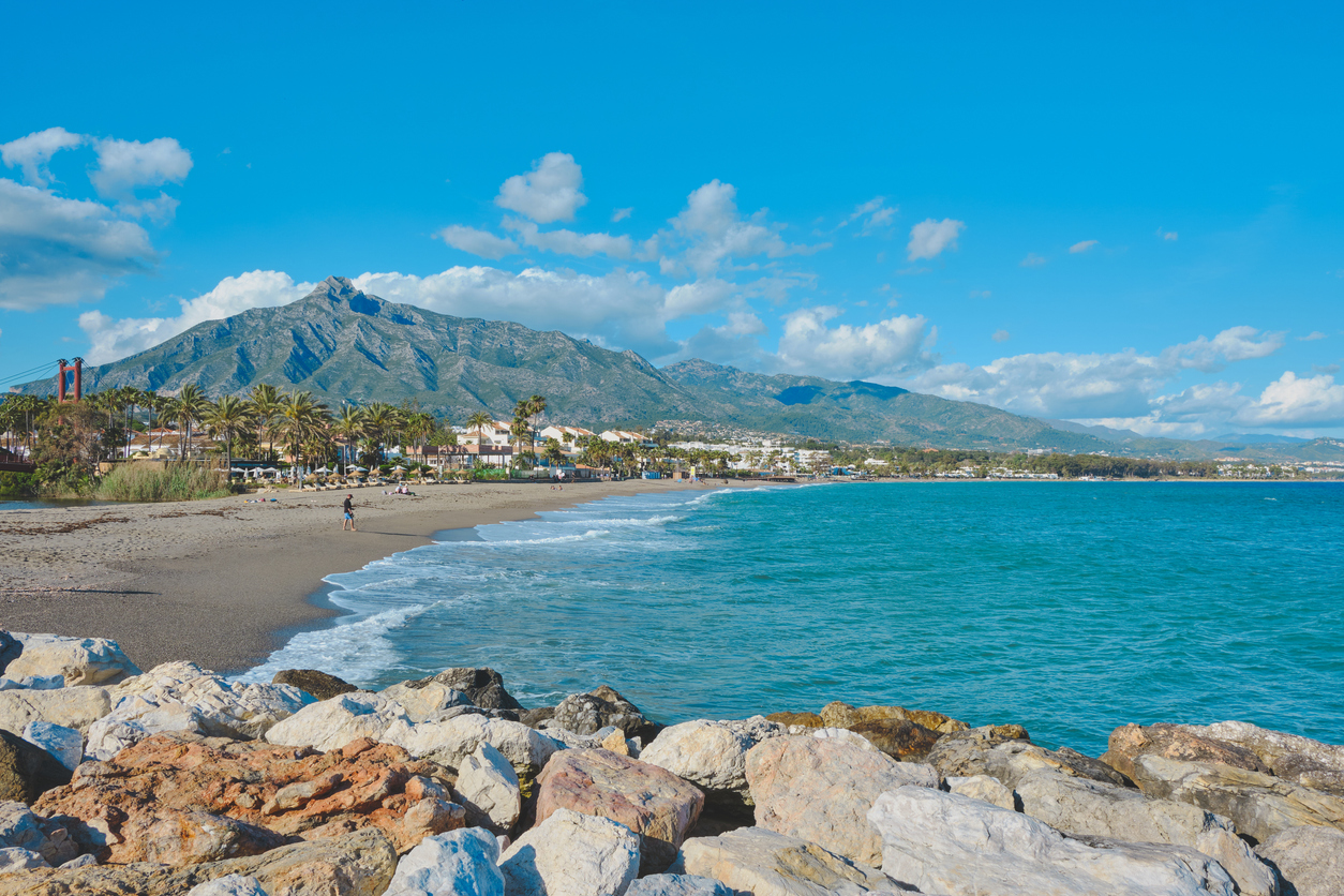 Costa del Sol: Sunny Retirement for Dutch & Belgian Expats
