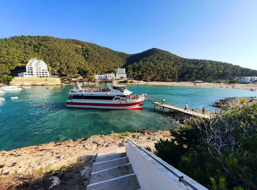 De Denia a Ibiza en barco: Guía completa para tu viaje