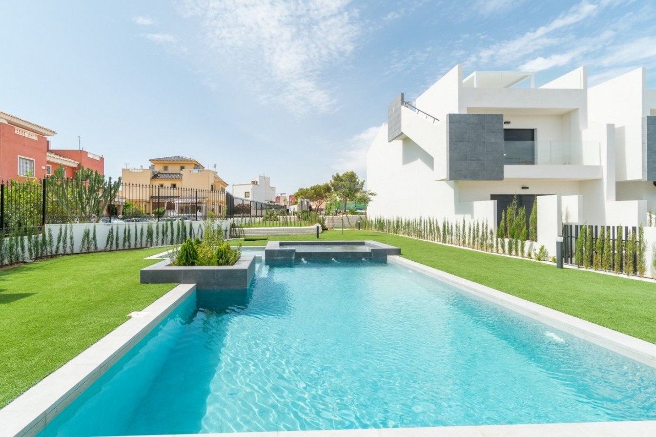BALCÓN DE LA LAGUNA: New Bungalows in Torrevieja, Costa Blanca