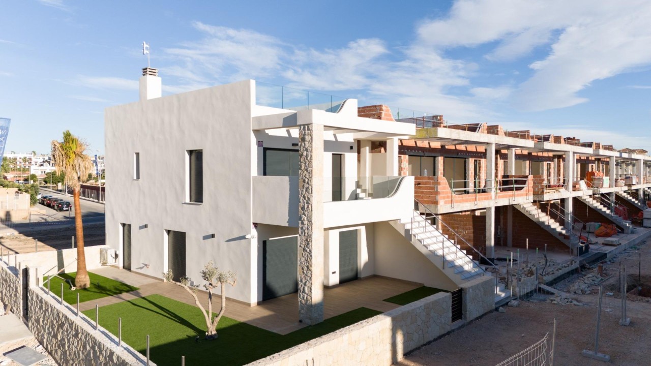 THIAR VILLAGE III: New Bungalows in Pilar de la Horadada