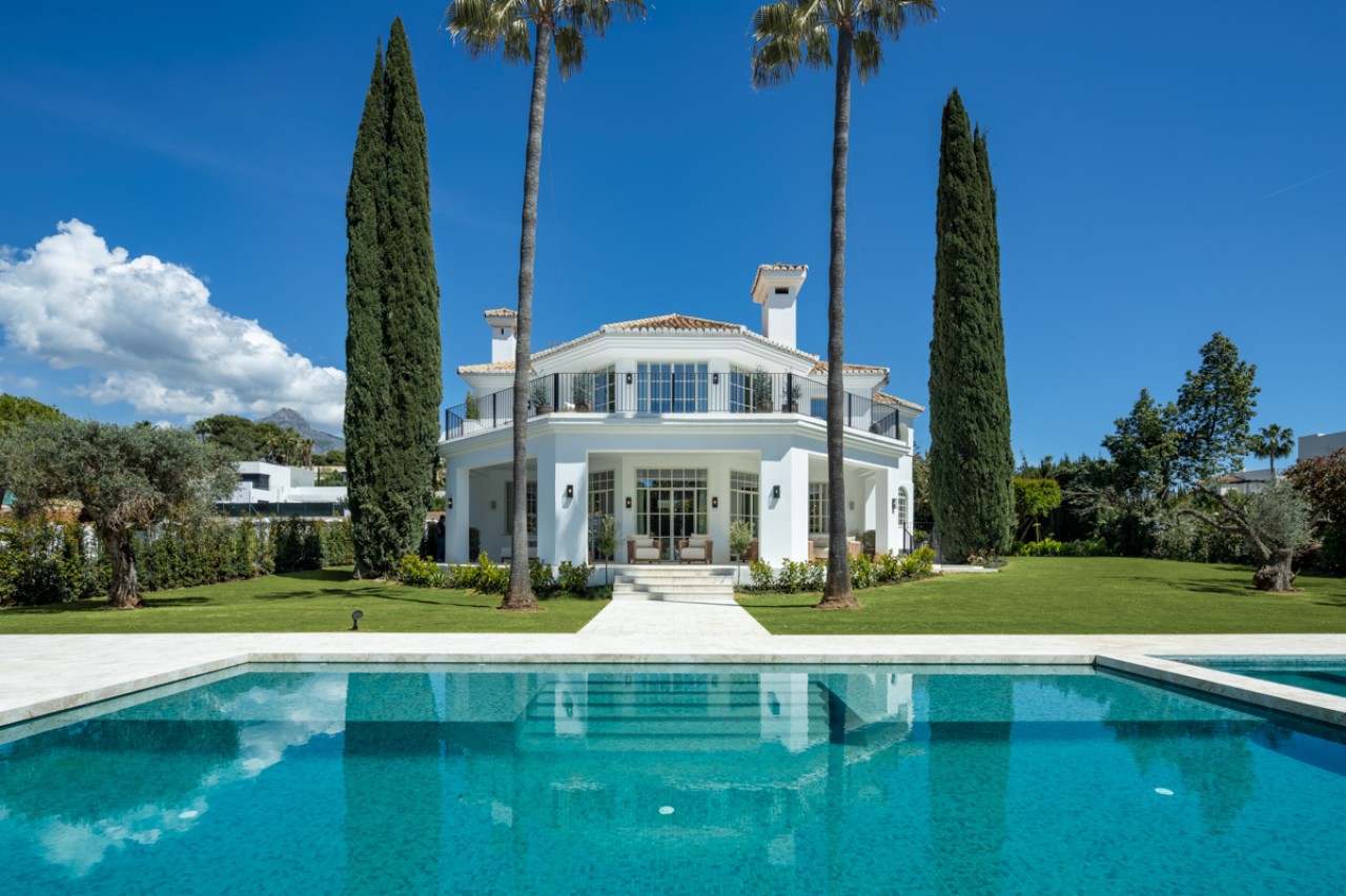 Villa Karina: Villas de lujo en Nueva Andalucía, Marbella