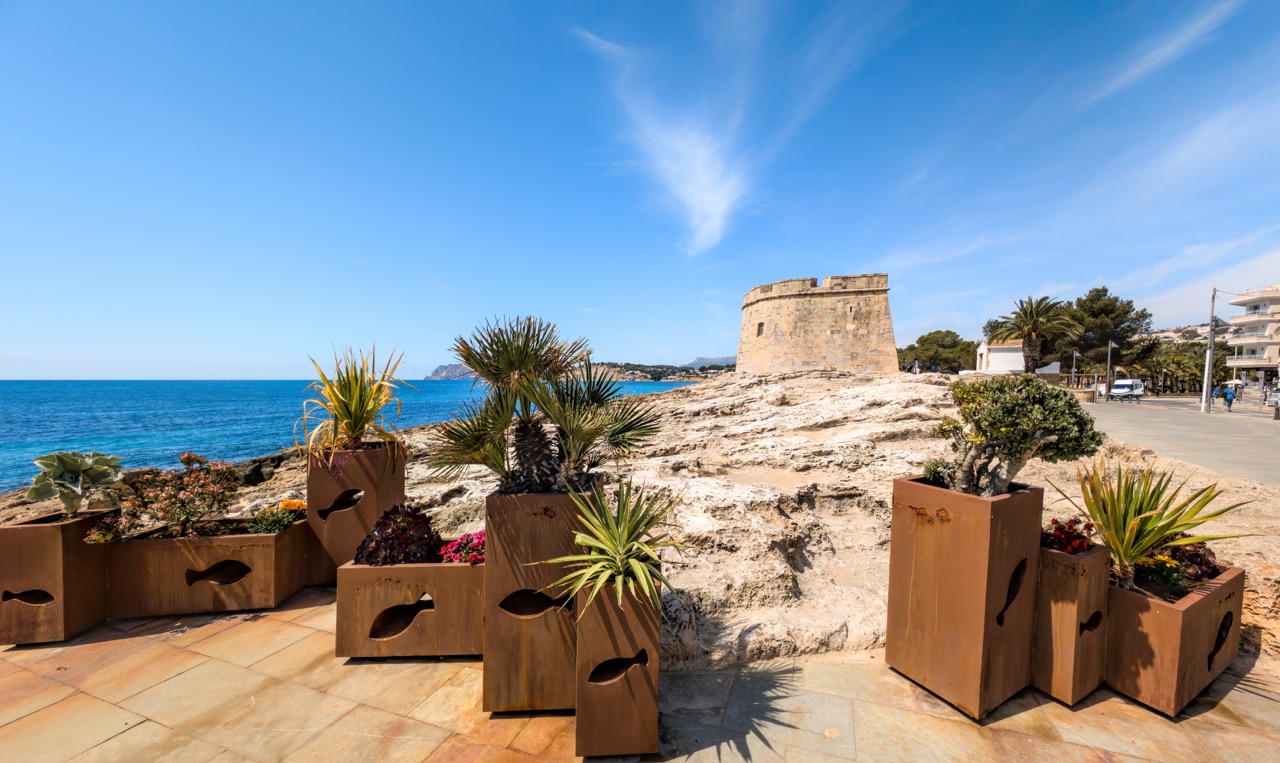 Mejor agente inmobiliario en Moraira: Consejos y Comparativa 2025